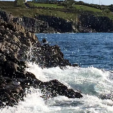 Sandycove House Bed & Breakfast 3*