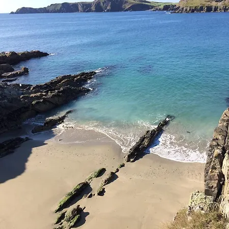 Sandycove House Bed & Breakfast 3*